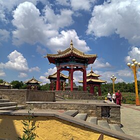 � ������